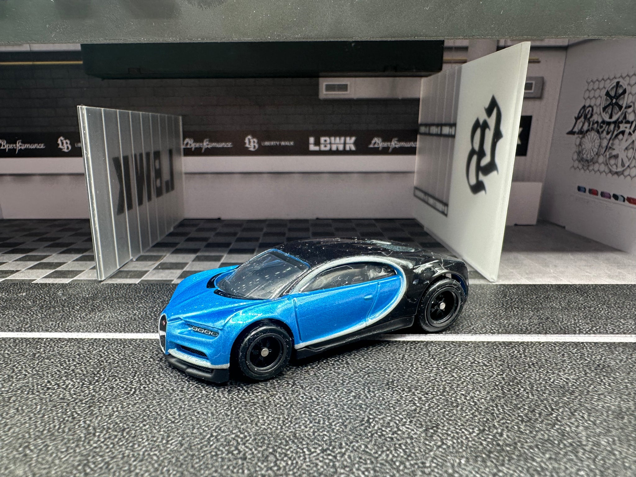 Hot Wheels Exotic Envy '16 Bugatti Chiron | HW Models Ltd