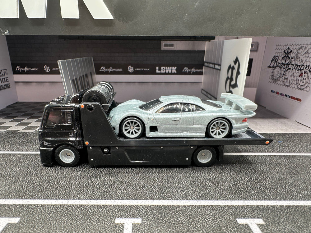 Hot Wheels Team Transport 1997 Mercedes Benz CLK GTR & Fleet Street