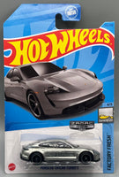 Hot Wheels Zamac Porsche Taycan S
