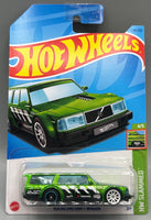 Hot Wheels Super Treasure Hunt Volvo 240 Drift Wagon
