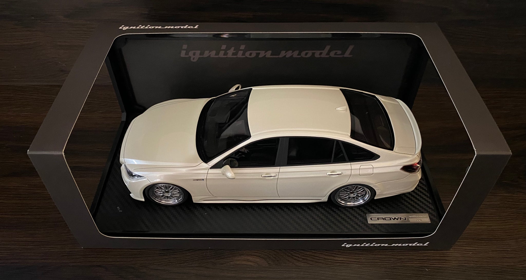 Ignition Model 1:18 Scale Toyota Crown (220) 3.5L RS Advance White